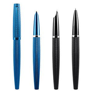 Vulpen set Diplomat Aero Stripes Black met roestvrijstalen penpunt M en vulpeninkt in koningsblauw (uitwisbaar) met een etui van echt leer