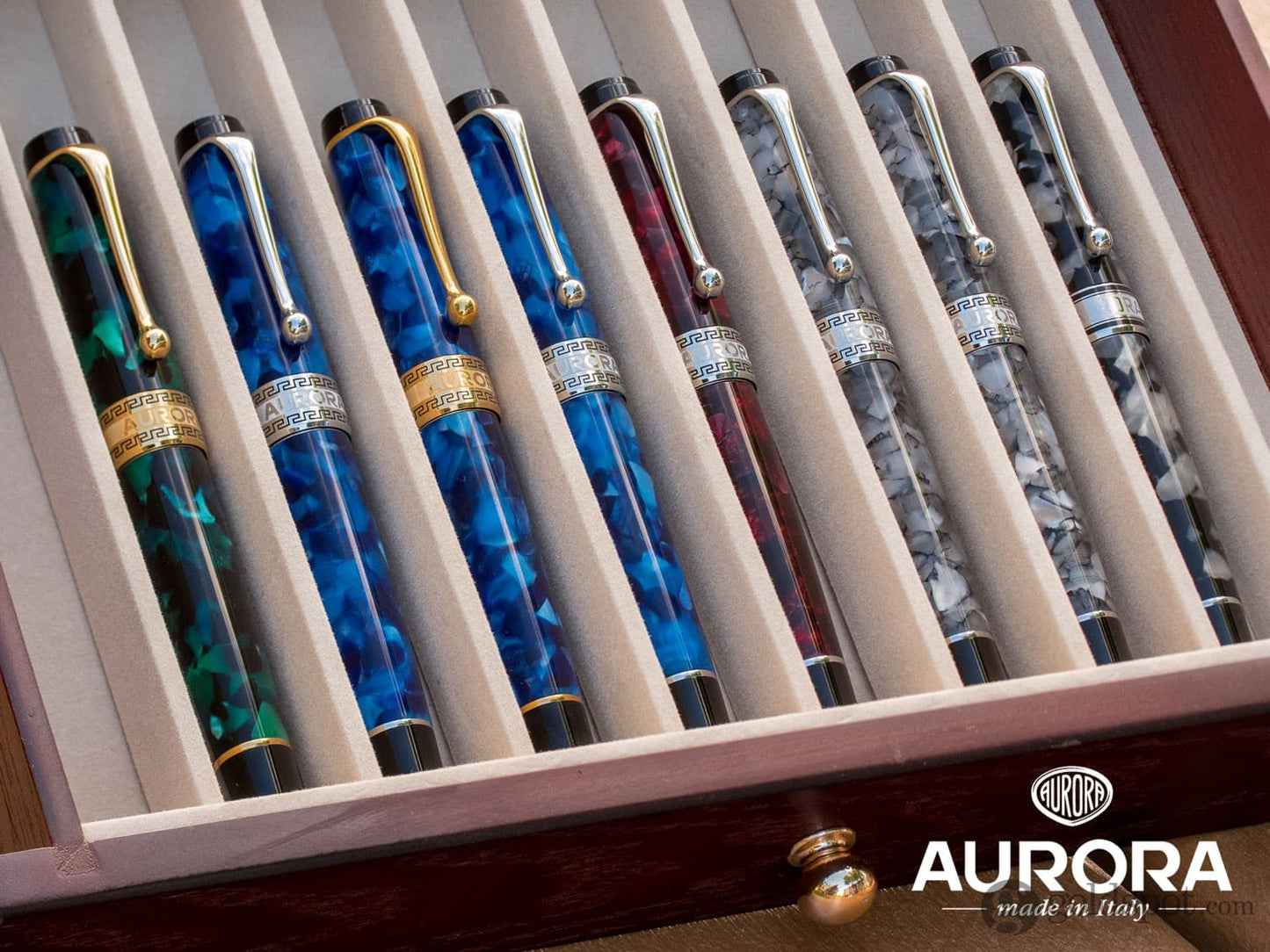 Aurora Optima Auroloide Ballpoint Pen in Emerald Green with Gold Trim Ballpoint Pen