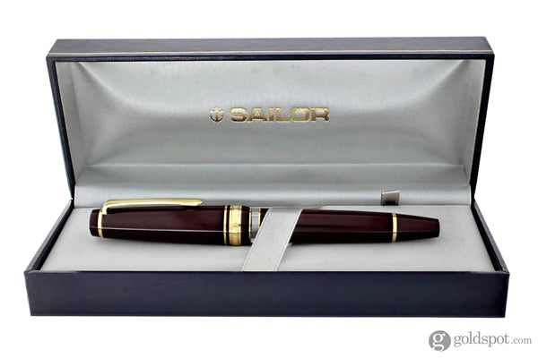 Sailor Pro Gear Realo Fountain Pen in Maroon with Gold Trim - 21K Gold Fountain Pen