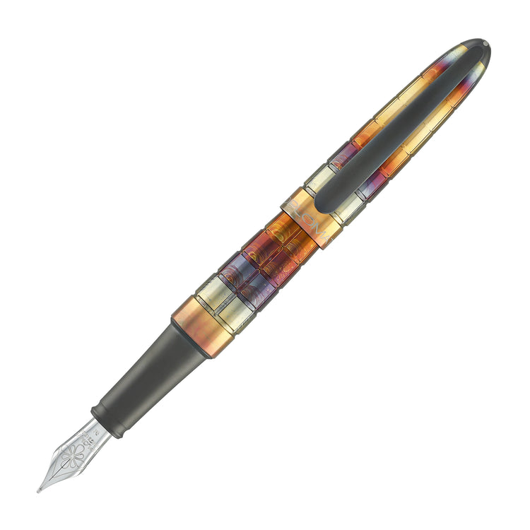 Diplomat Aero Fountain Pen in Rhomb Flame