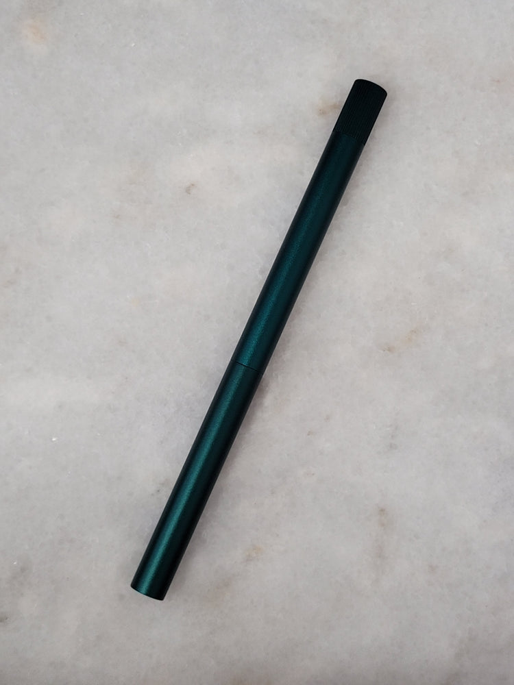 Misfit Item 0004 Tom's Studio Lumos Pro Refillable Duo Tip Pen in Ivy