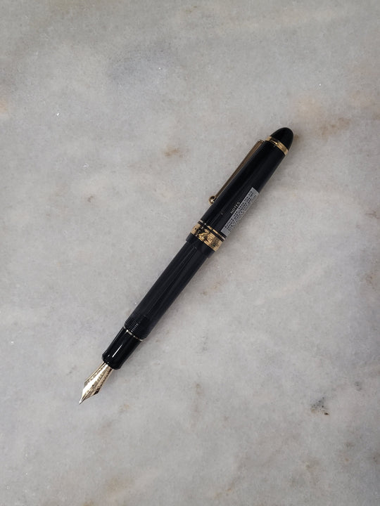 Misfit 0022 Pilot Custom 823 Fountain Pen in Smoke with Gold Trim - 14K Gold Broad Point