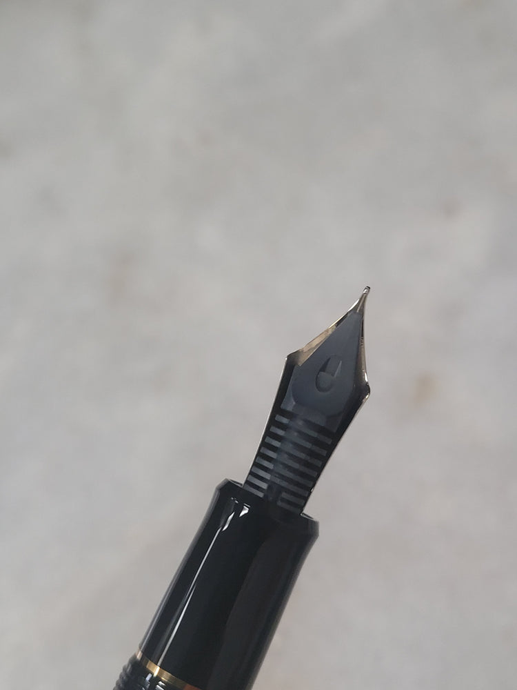 Misfit 0026 Pilot Custom 743 Fountain Pen in Black/Gold - 14K Soft Fine Medium Point