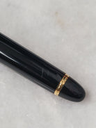 Misfit Item 0027 Pilot Custom 743 Fountain Pen in Black/Gold - 14K Waverly