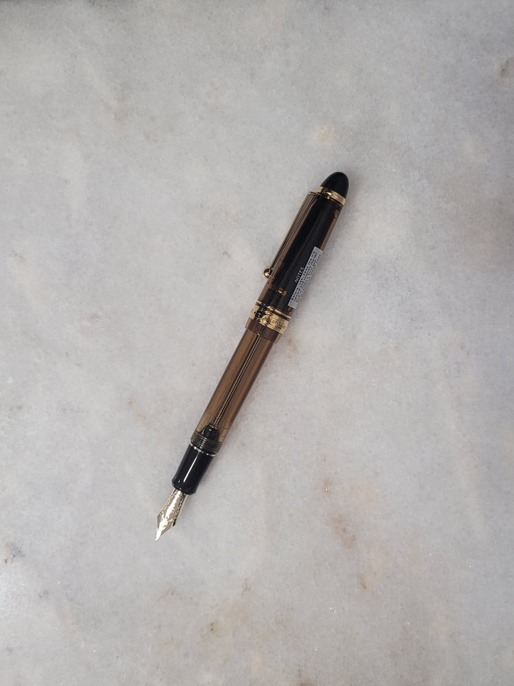 Misfit 0028 Pilot Custom 823 Fountain Pen in Amber with Gold Trim - 14K Gold Signature Nib
