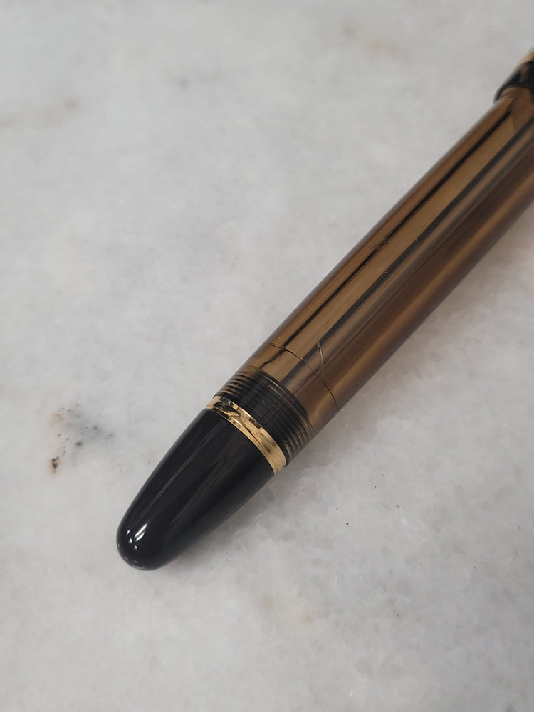 Misfit 0028 Pilot Custom 823 Fountain Pen in Amber with Gold Trim - 14K Gold Signature Nib
