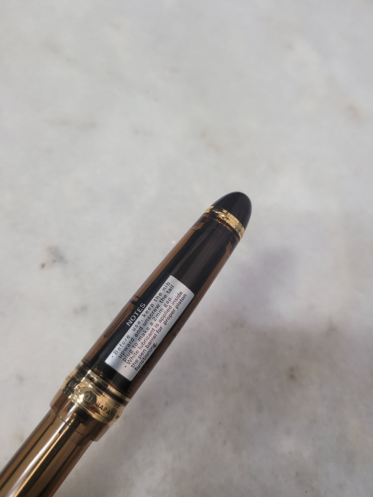 Misfit 0029 Pilot Custom 823 Fountain Pen in Amber with Gold Trim - 14K Gold Fine Point