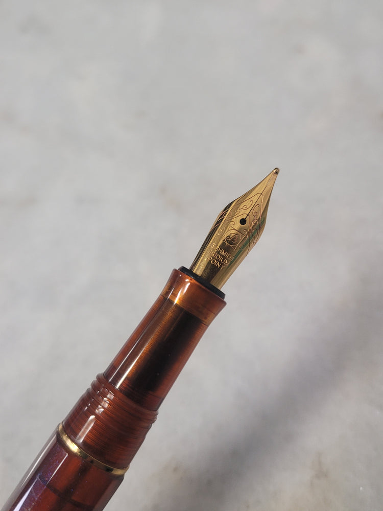 Misfit 0030 Benu Haute Fountain Pen in Decadence - Broad