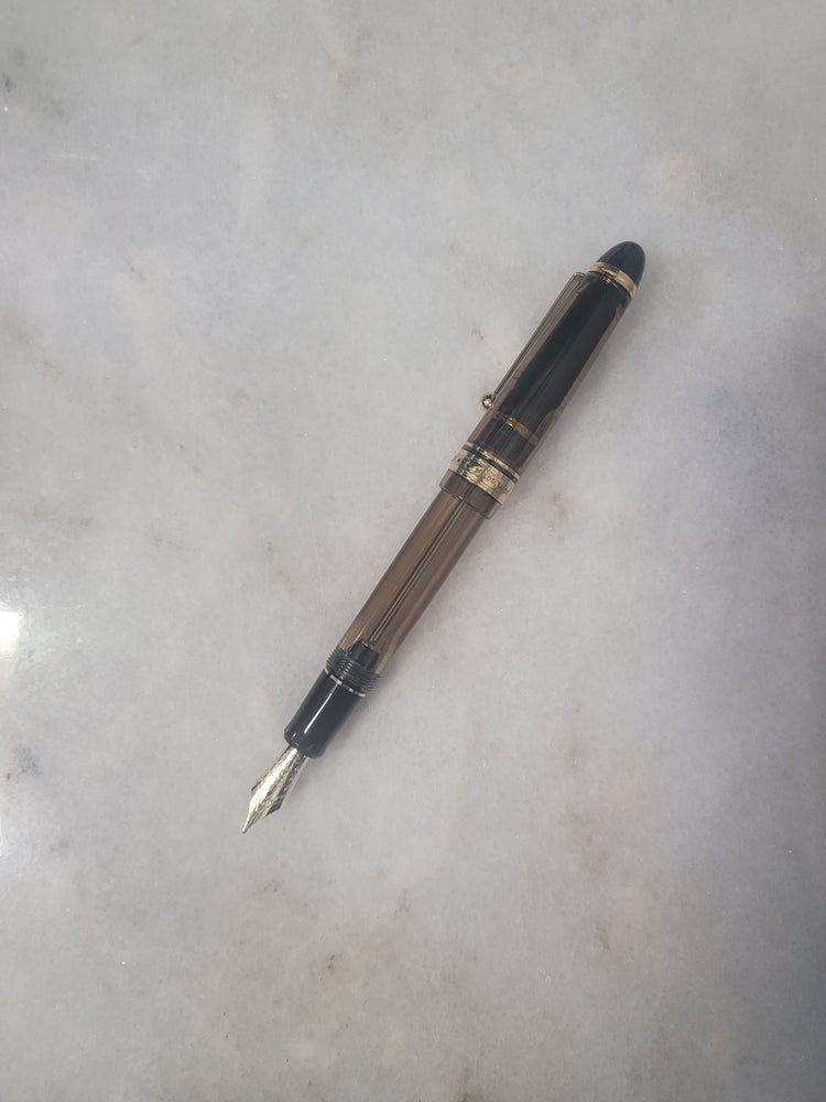 Misfit Item 0070 Pilot Custom 823 Fountain Pen in Amber with Gold Trim - 14K Gold Signature Nib