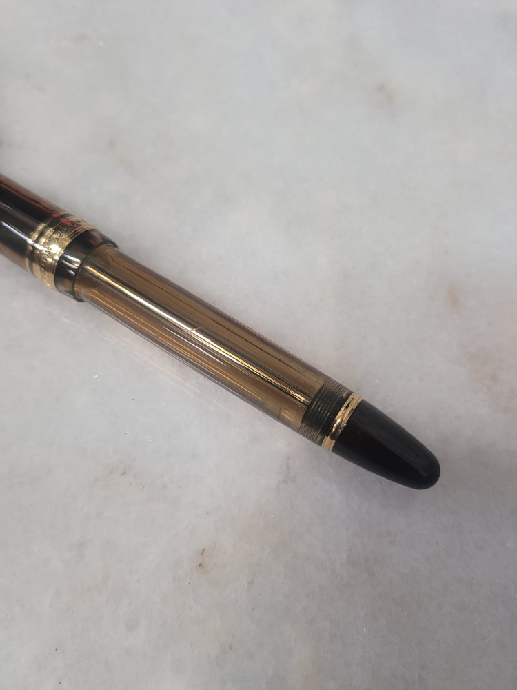 Misfit Item 0070 Pilot Custom 823 Fountain Pen in Amber with Gold Trim - 14K Gold Signature Nib