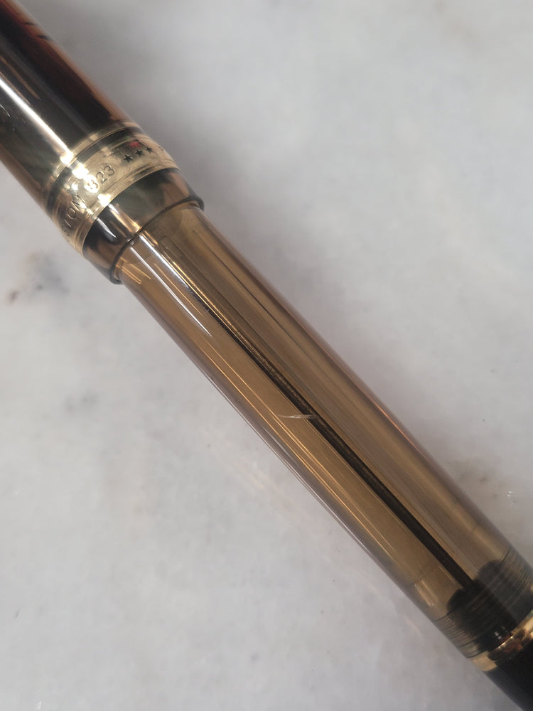 Misfit Item 0070 Pilot Custom 823 Fountain Pen in Amber with Gold Trim - 14K Gold Signature Nib
