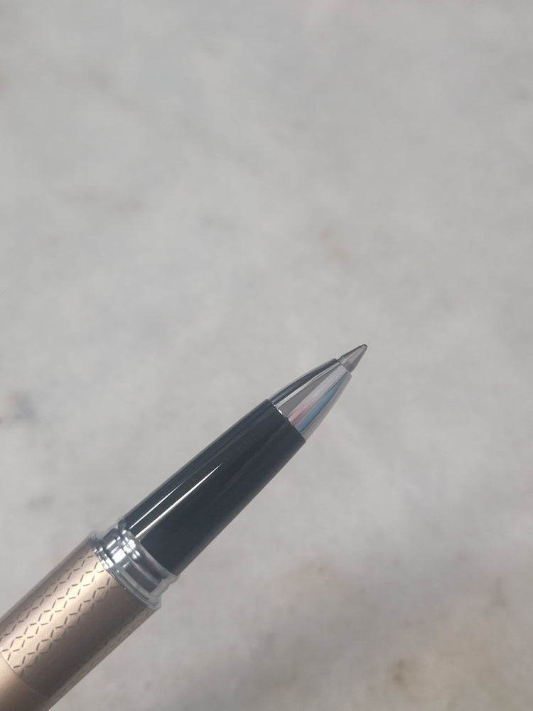 Misfit Item 0071 Pilot Metropolitan Rollerball Pen in Gold with Zig Zag Design