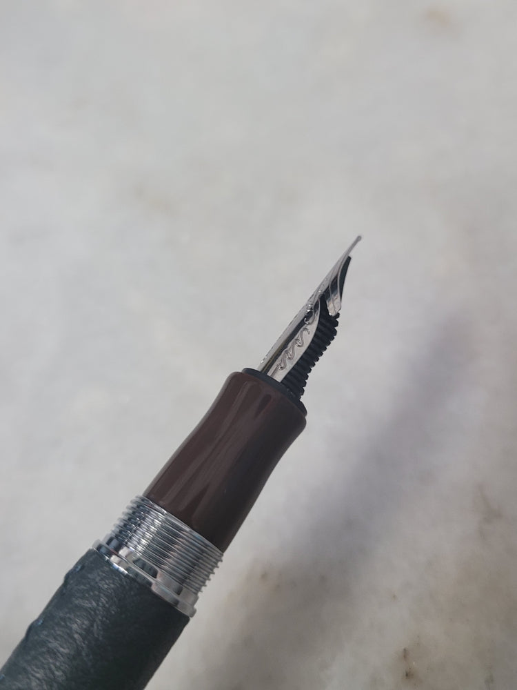Misfit Item 0079 Conklin Duragraph Special Edition Fountain Pen in Savoy - Omniflex Nib