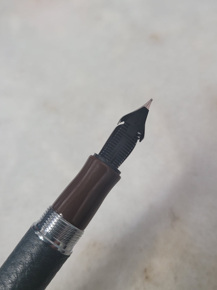 Misfit Item 0079 Conklin Duragraph Special Edition Fountain Pen in Savoy - Omniflex Nib