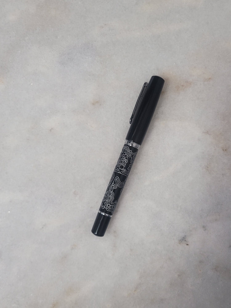 Misfit Item 0092 Nahvalur Original Fountain Pen - Peter Draws Artist Edition Silver - Fine Point