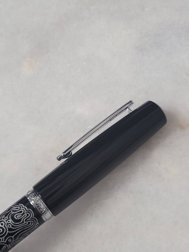Misfit Item 0094 Nahvalur Original Fountain Pen - Peter Draws Artist Edition Silver - Fine Point