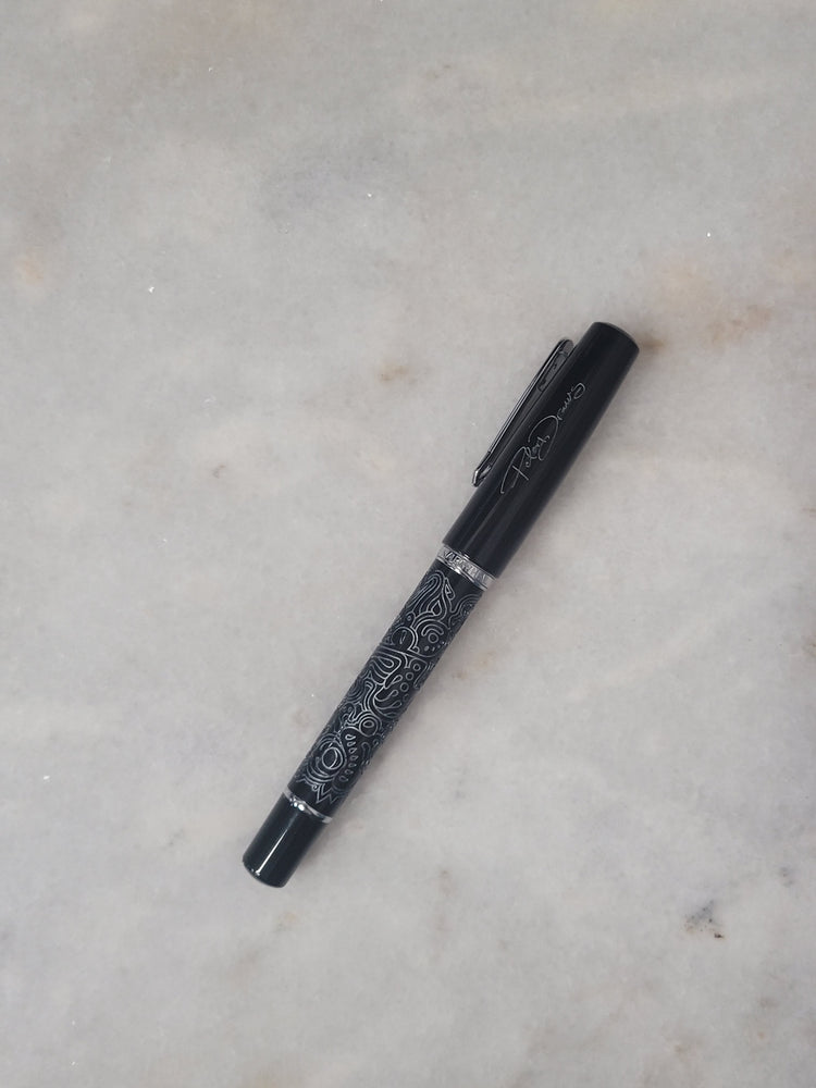 Misfit Item 0100 Nahvalur Original Fountain Pen - Peter Draws Artist Edition Silver - Medium Point