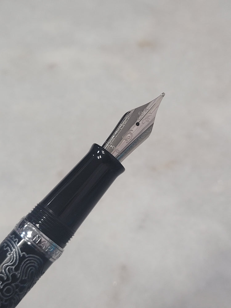 Misfit Item 0100 Nahvalur Original Fountain Pen - Peter Draws Artist Edition Silver - Medium Point