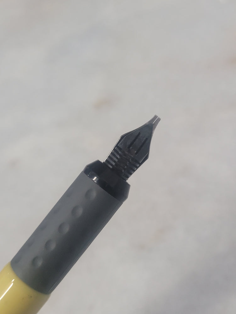Misfit Item 0132 Sheaffer Calligraphy Maxi Kit with Black and Yellow Pens