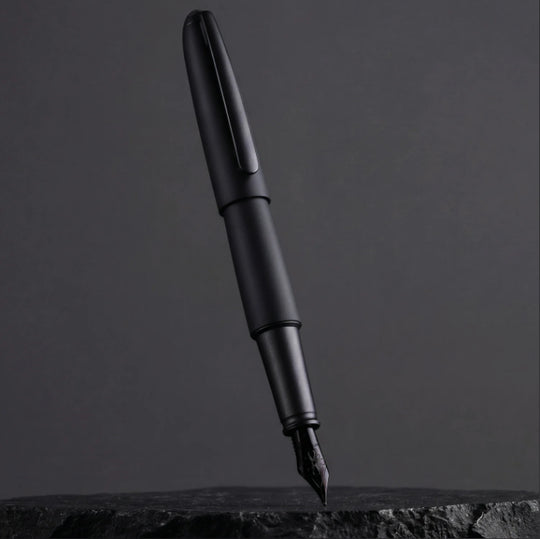 Diplomat Aero Fountain Pen in Pure Black