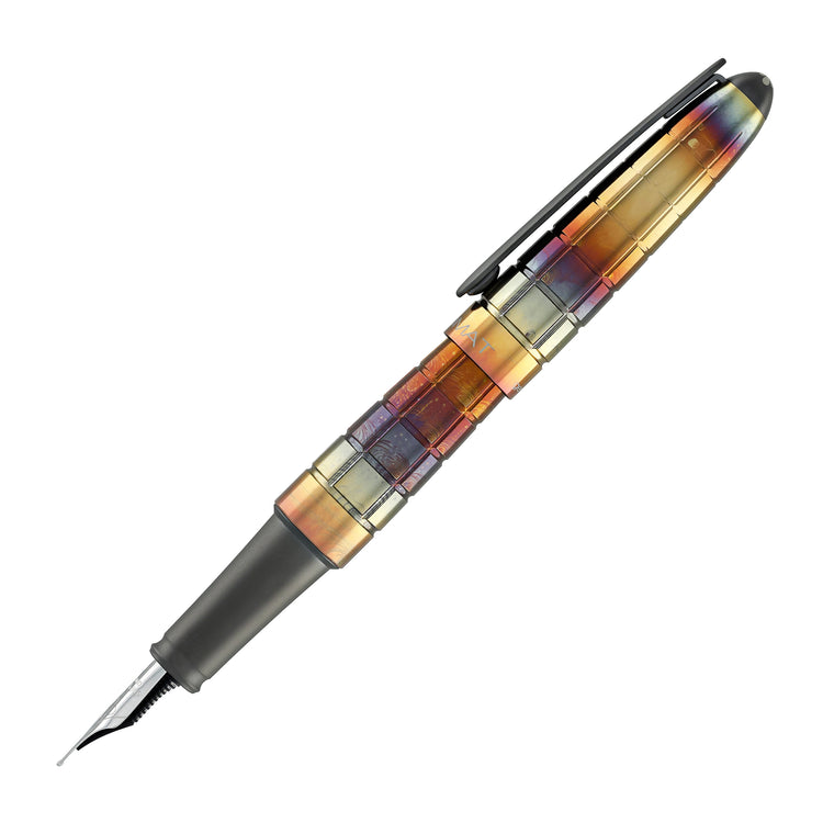Diplomat Aero Fountain Pen in Rhomb Flame