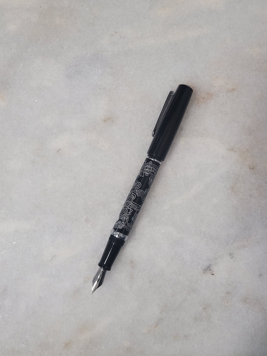 Misfit Item 0094 Nahvalur Original Fountain Pen - Peter Draws Artist Edition Silver - Fine Point
