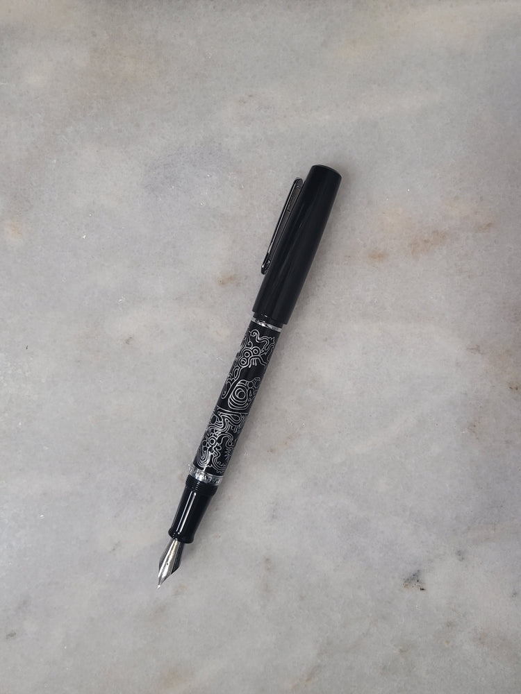 Misfit Item 0093 Nahvalur Original Fountain Pen - Peter Draws Artist Edition Silver - Fine Point