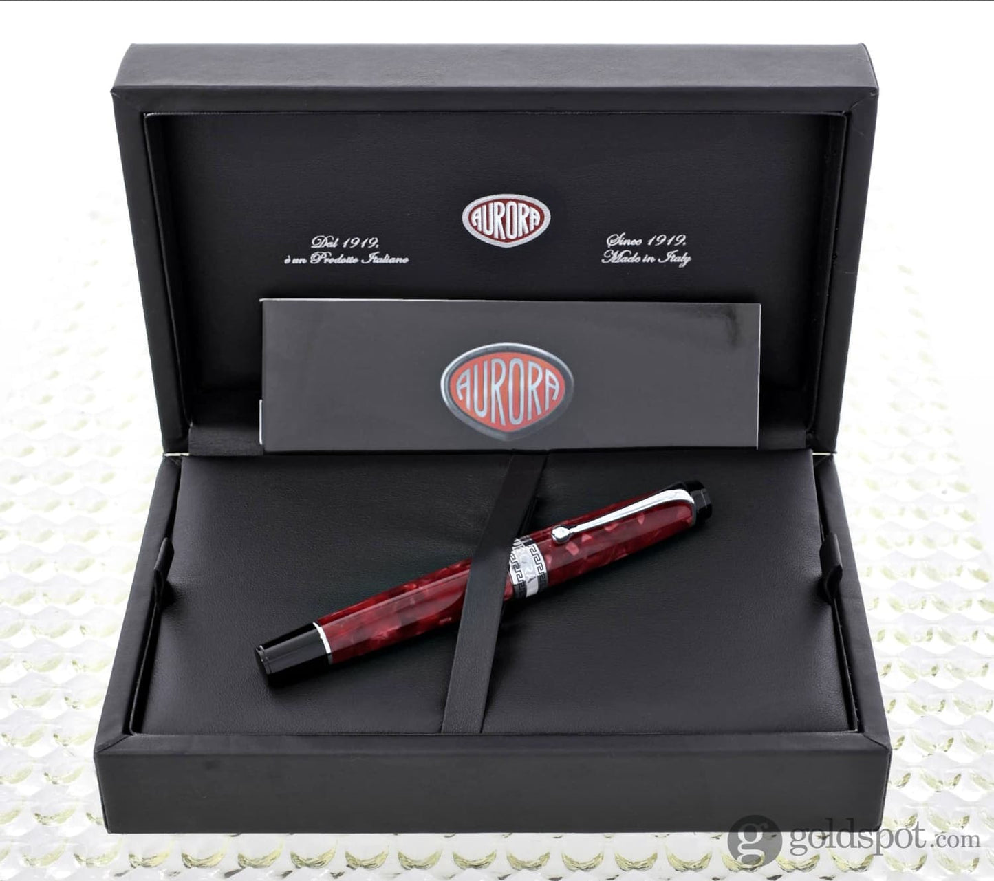 Aurora Optima Auroloide Fountain Pen in Burgundy with Chrome Trim - 14K Gold Fine Point Fountain Pen