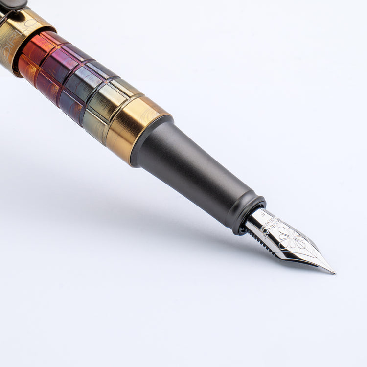 Diplomat Aero Fountain Pen in Rhomb Flame