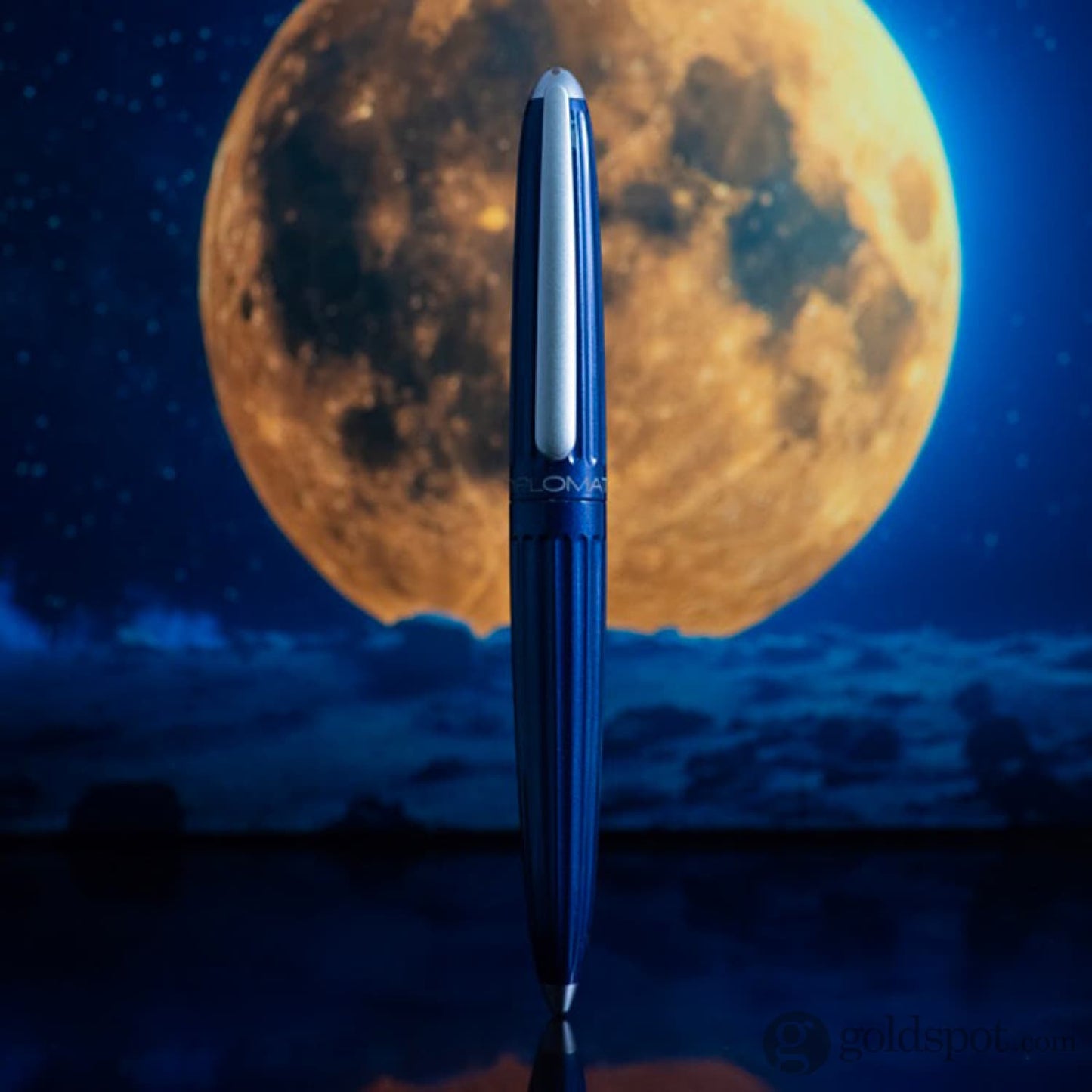 Diplomat Aero Fountain Pen in Midnight Blue
