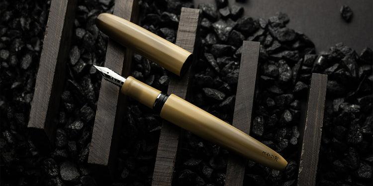 Scribo Piuma Fountain Pen in Hane Murakumo with Ruthenium Trim