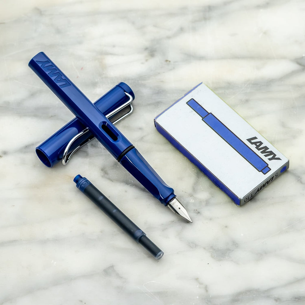 Lamy Safari Blue Fountain Pen Gift Set With Blue Ink Cartridges Gift Sets