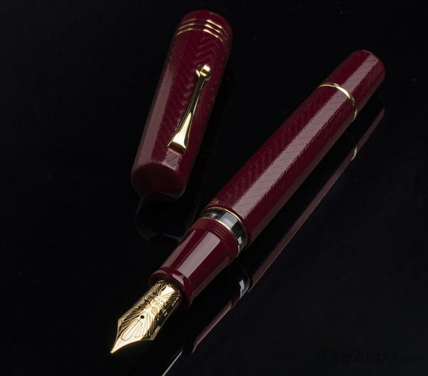 Leonardo Dodici Fountain Pen in Burgundy Red Guillochè No. 8 Size 14kt Gold Nib Fountain Pen