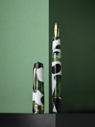 Leonardo Momento Magico Fountain Pen in Foglia