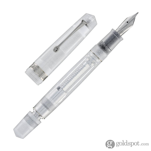 Leonardo Momento Magico Fountain Pen in Neve D’Inverno Limited Edition Fountain Pen