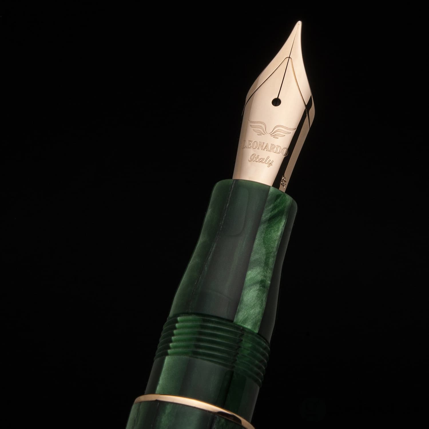 Leonardo Momento Zero Fountain Pen in Alga Seaweed Green