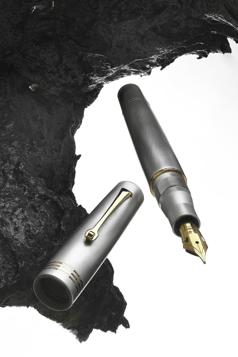 Leonardo Momento Zero Fountain Pen in Aluminia Fountain Pen