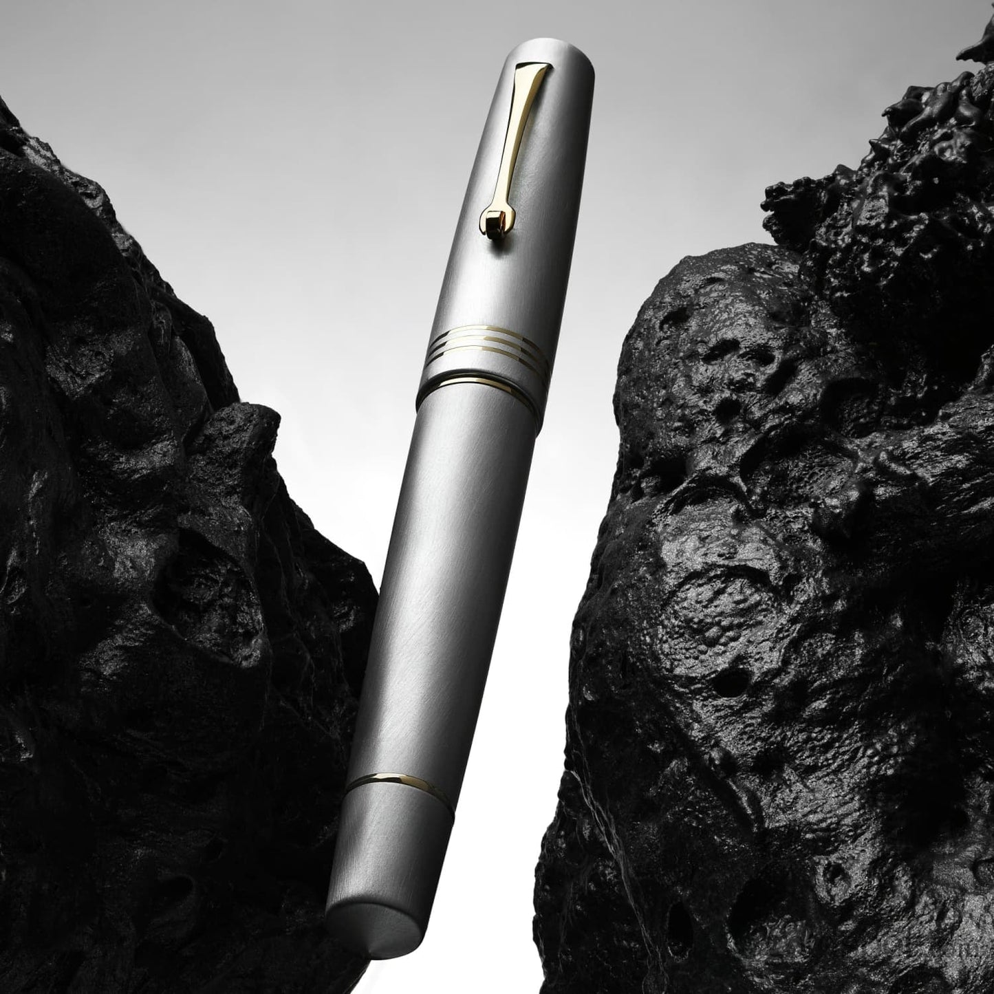 Leonardo Momento Zero Fountain Pen in Aluminia Fountain Pen