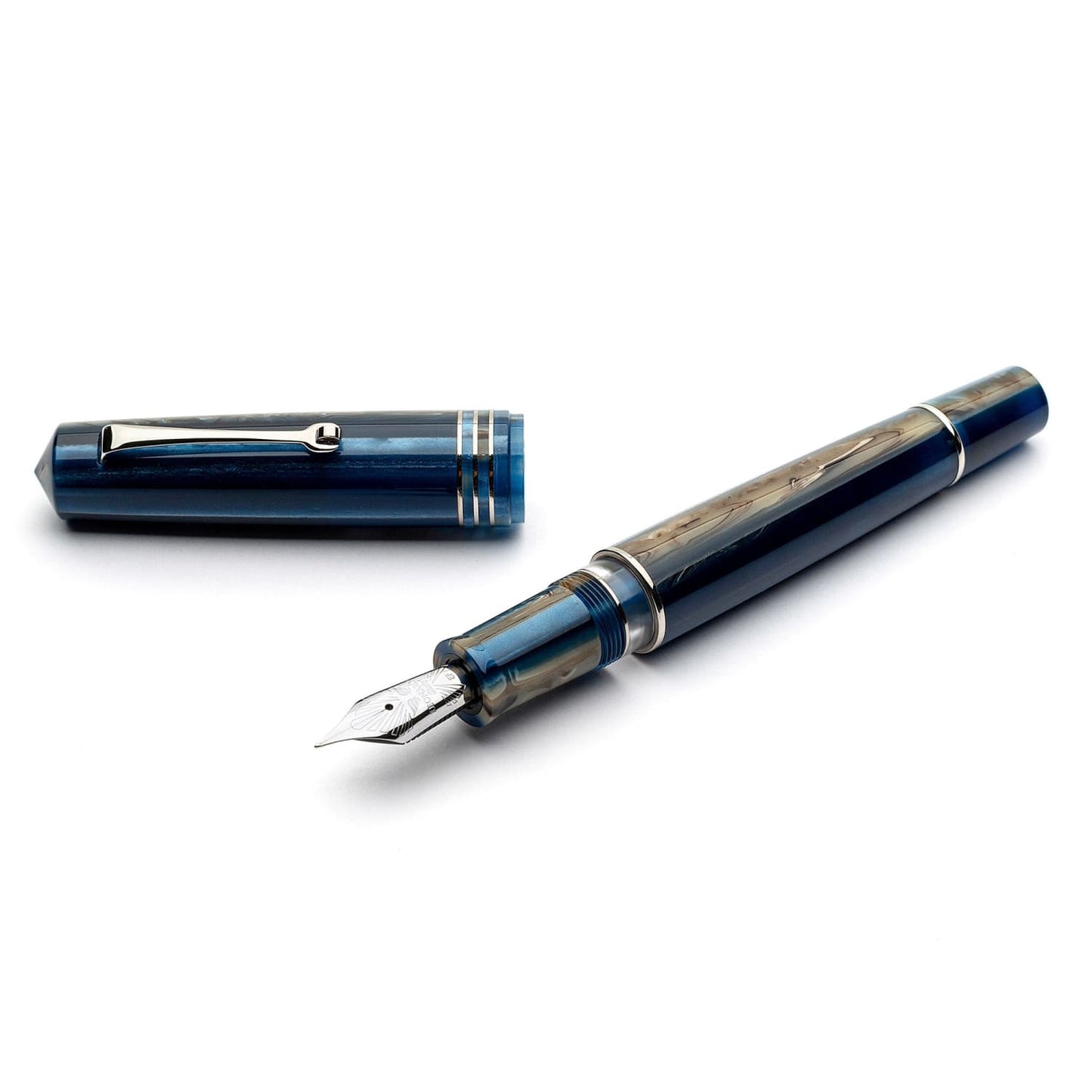Leonardo Momento Zero Grande 2.0 Fountain Pen in Dark Hawaii Fountain Pen