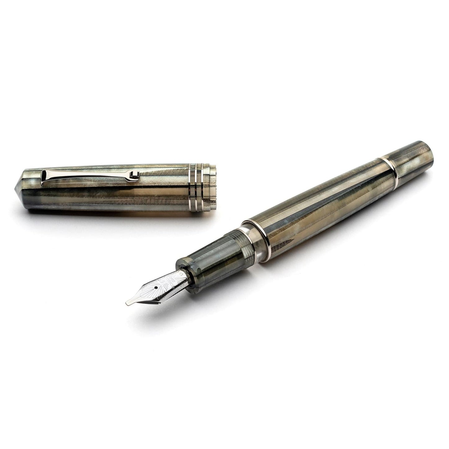 Leonardo Momento Zero Grande 2.0 Fountain Pen in Sand Fountain Pen