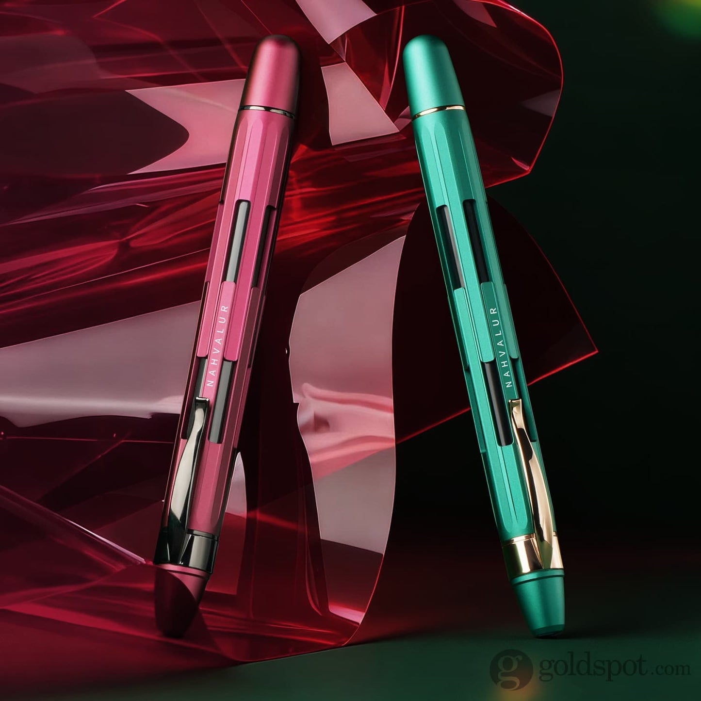 Nahvalur Eclipse Retractable Fountain Pen in Emerald with Gold Trim Fountain Pen