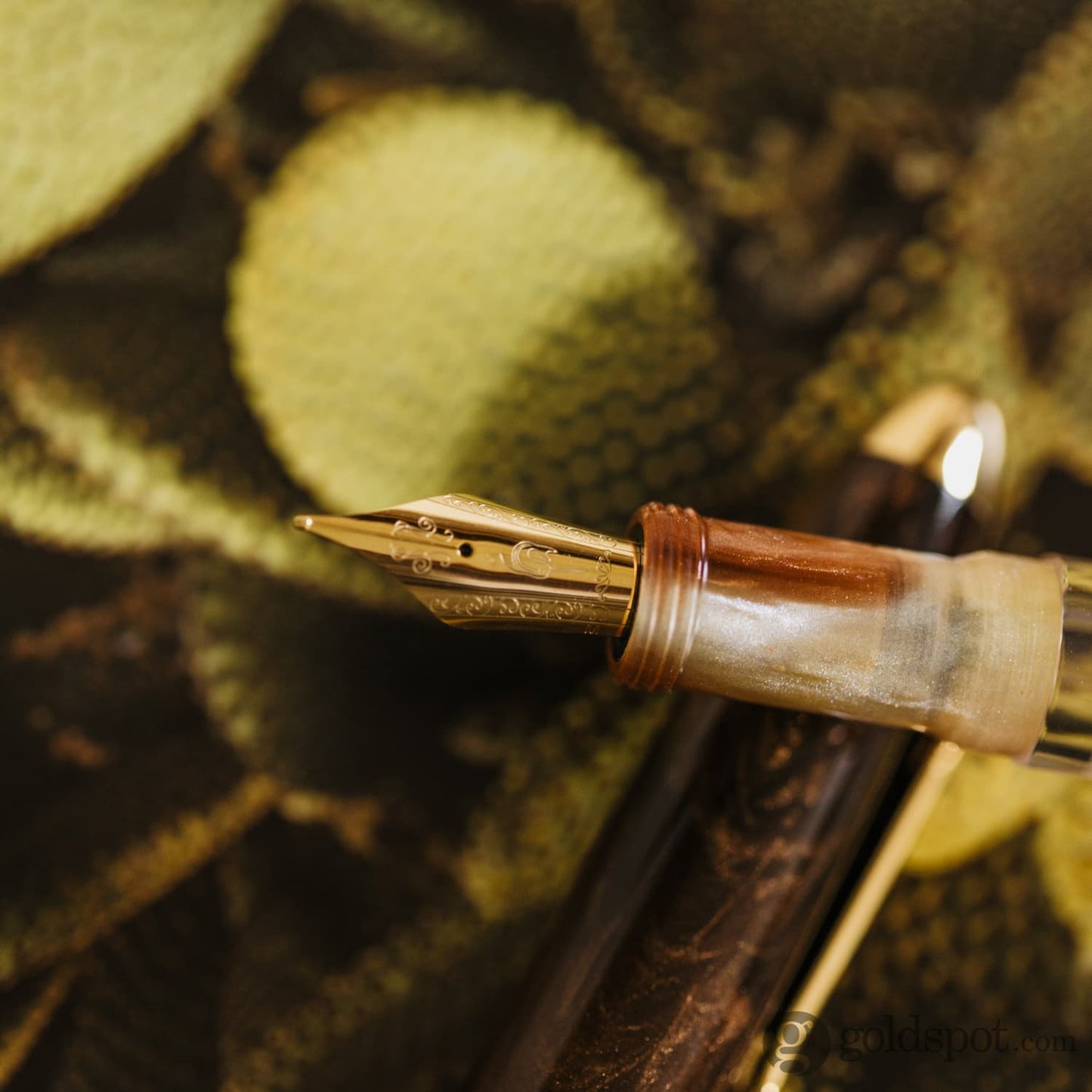Nahvalur (Narwhal) Horizon Fountain Pen in Desert Fountain Pen