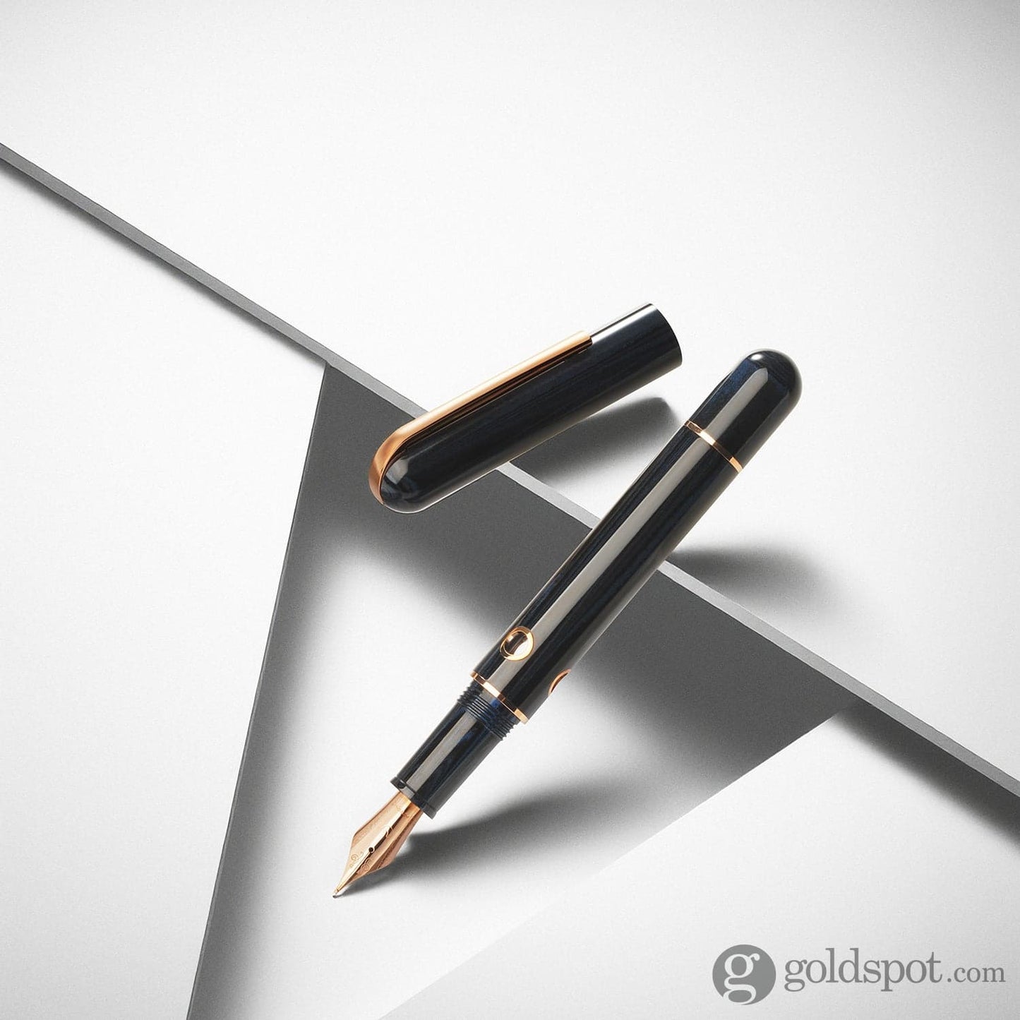 Nahvalur Nautilus Fountain Pen in Maylandia Blue Fountain Pen