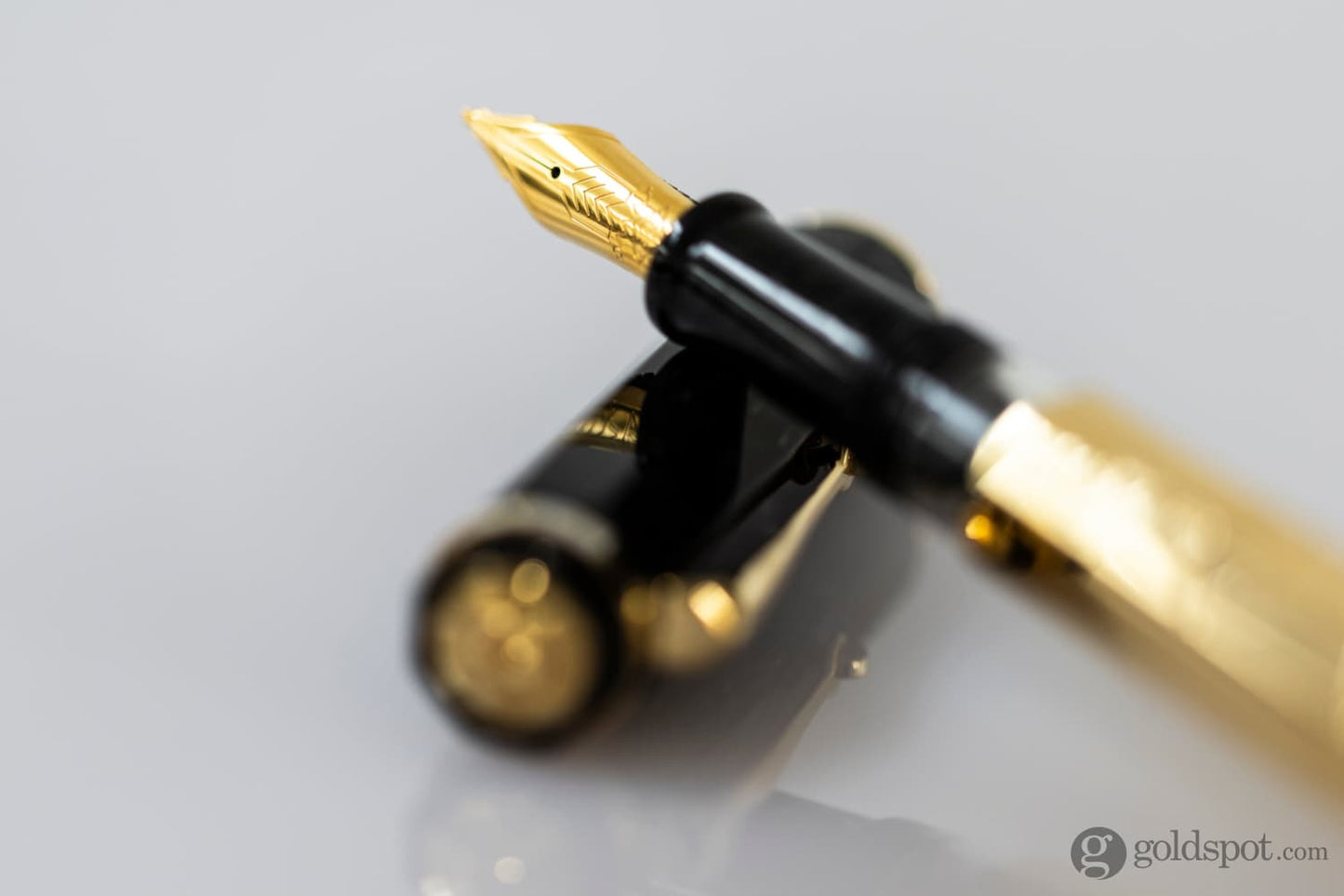 Omas King Cobra Fountain Pen with Cobra Stack Nib - Limited Edition Fountain Pen