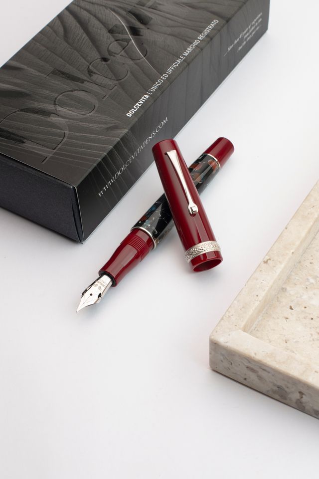 Leonardo Momento Zero Fountain Pen in Dolcevita Marmo Pompei