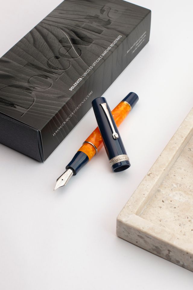 Leonardo Momento Zero Fountain Pen in Dolcevita Siren