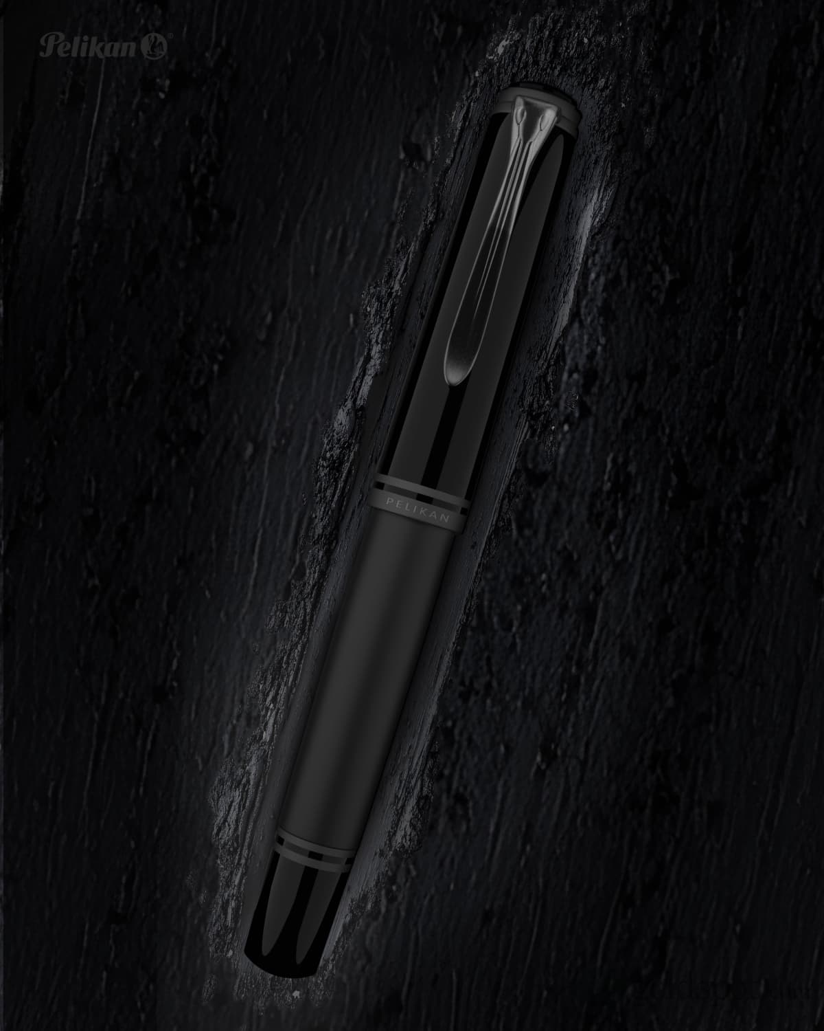 Pelikan Souverän M809 Fountain Pen in Black Matte - 18K Gold Nib