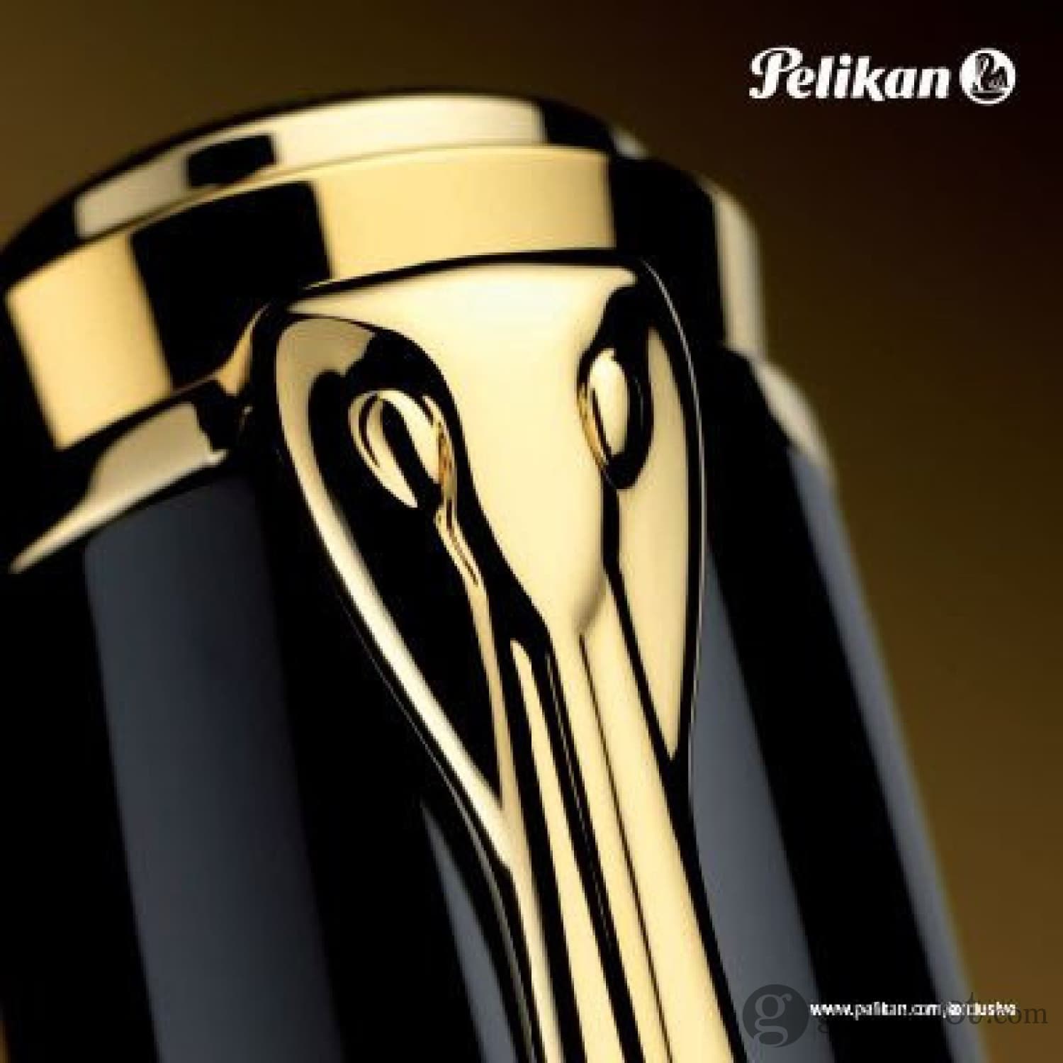 Pelikan Souveran M1000 Fountain Pen in Black & Green - 18K Gold