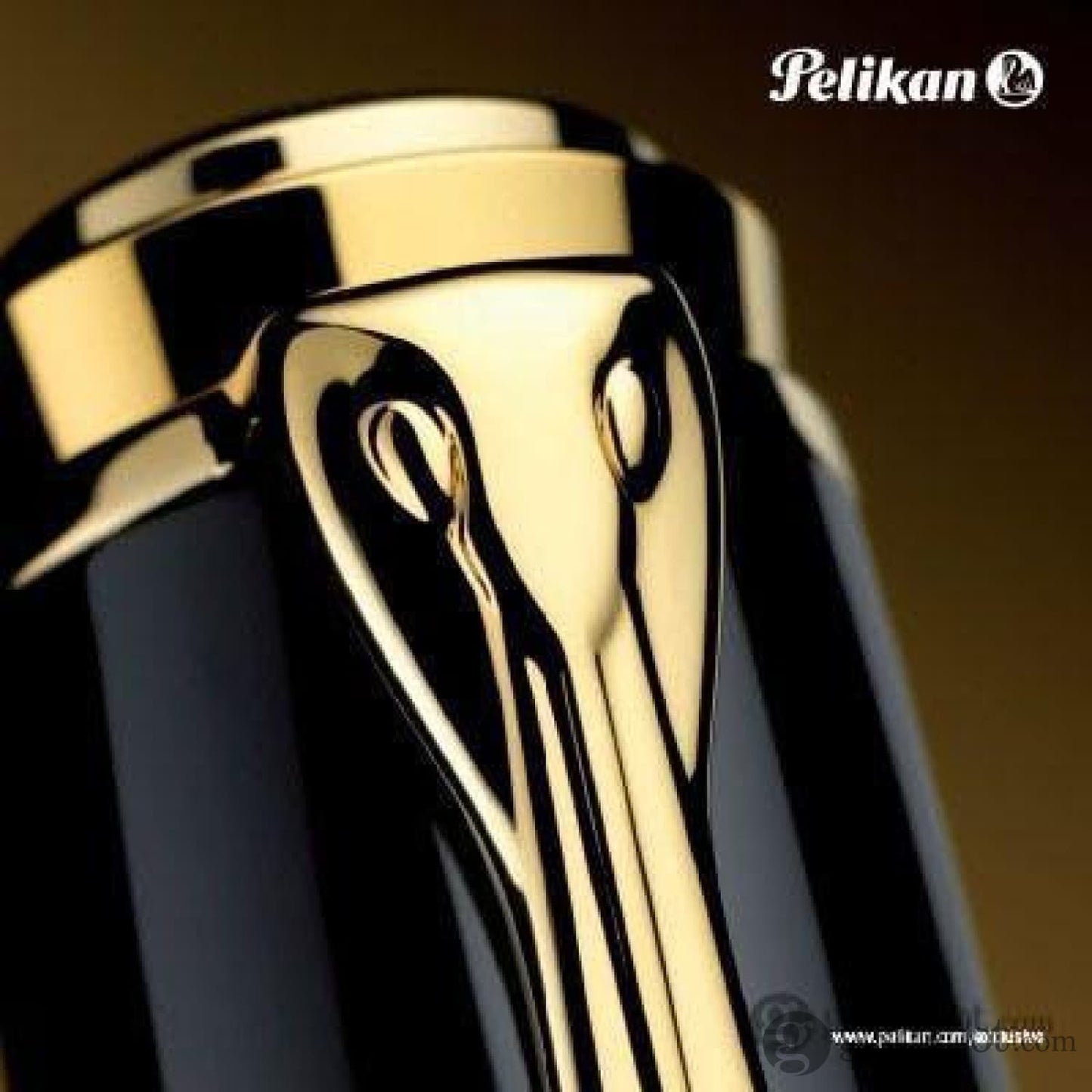 Pelikan Souveran M400 Fountain Pen in Black with Gold Trim - 14K Gold Fine Point Fountain Pen