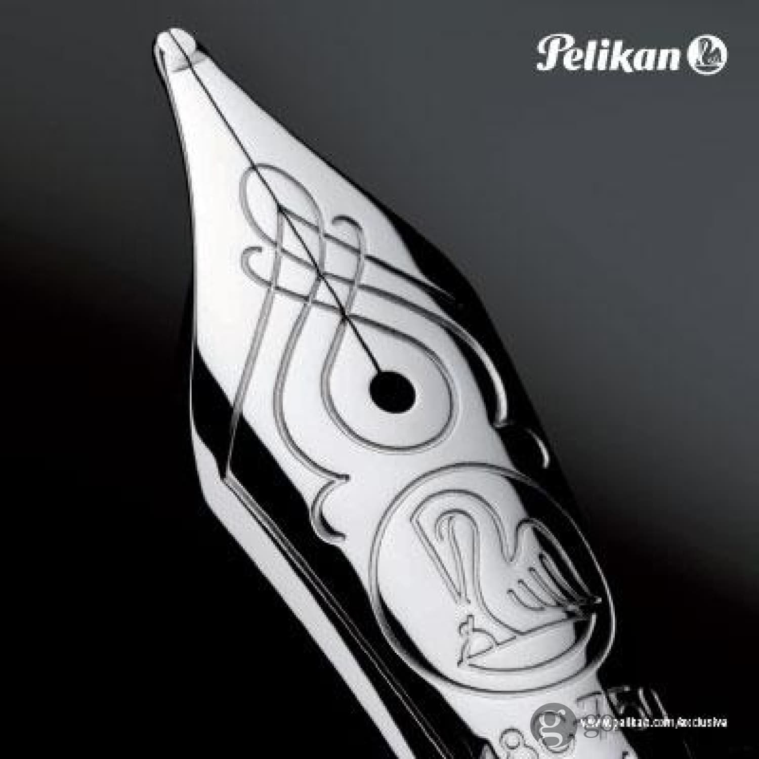 Pelikan Souveran M805 Fountain Pen in Black & Blue with Silver